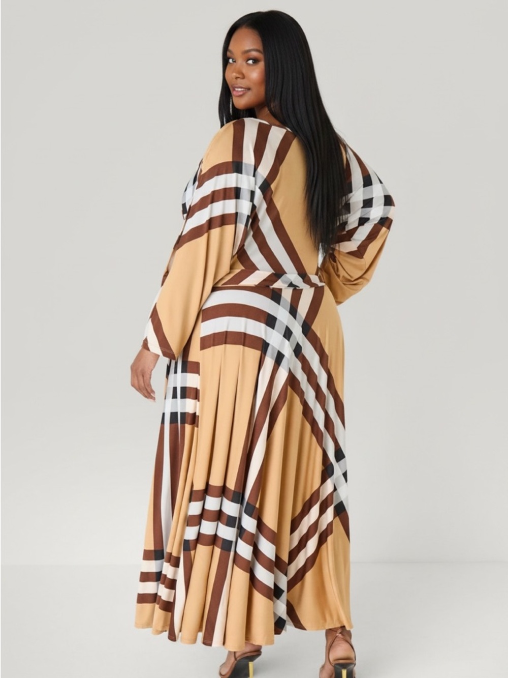 Golden Tan Long-Sleeve Maxi Dress with Bold Stripe Pattern - Picture 3 of 5